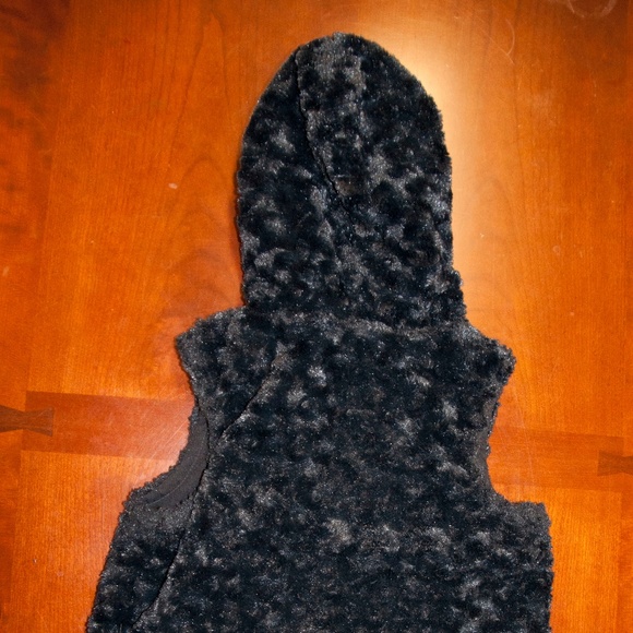 Speechless Like new girls Med soft fuzzy vest - Picture 5 of 7